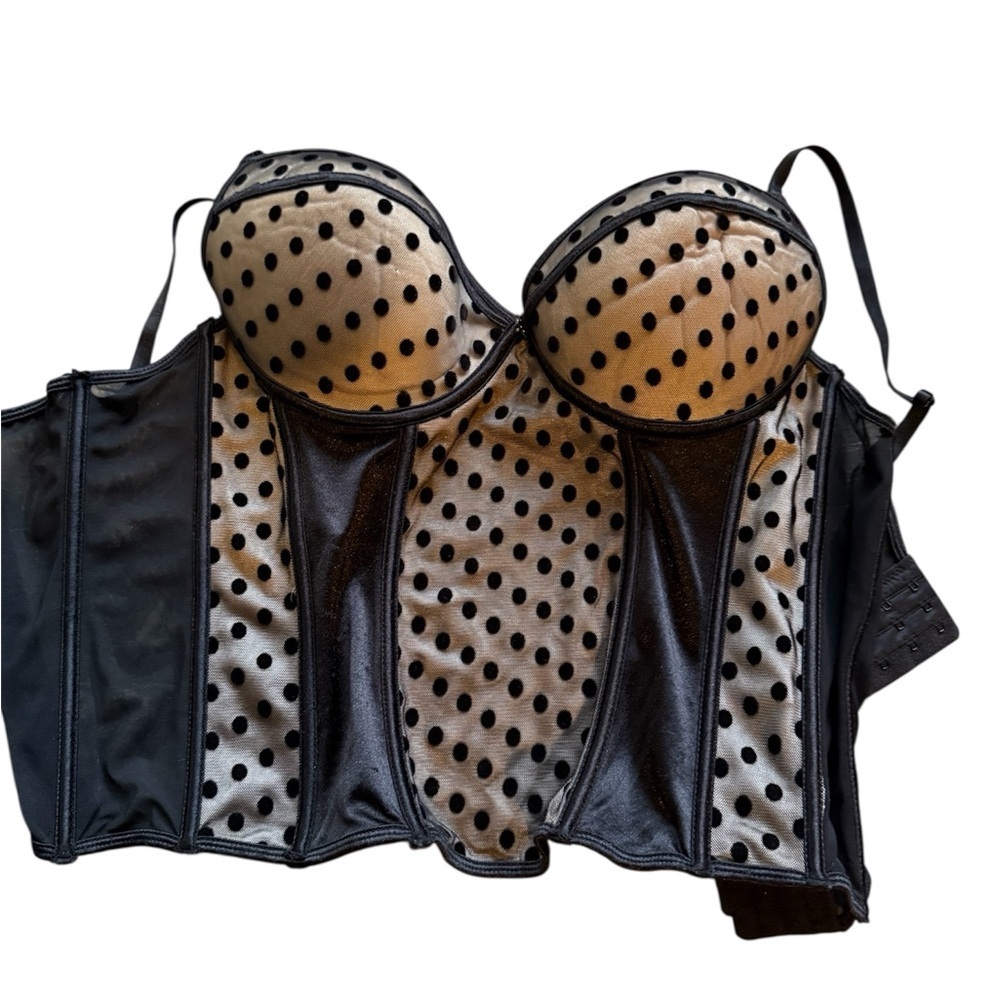 Kardashian Kollection Black and Cream Balconette Bras Waist Trimmer